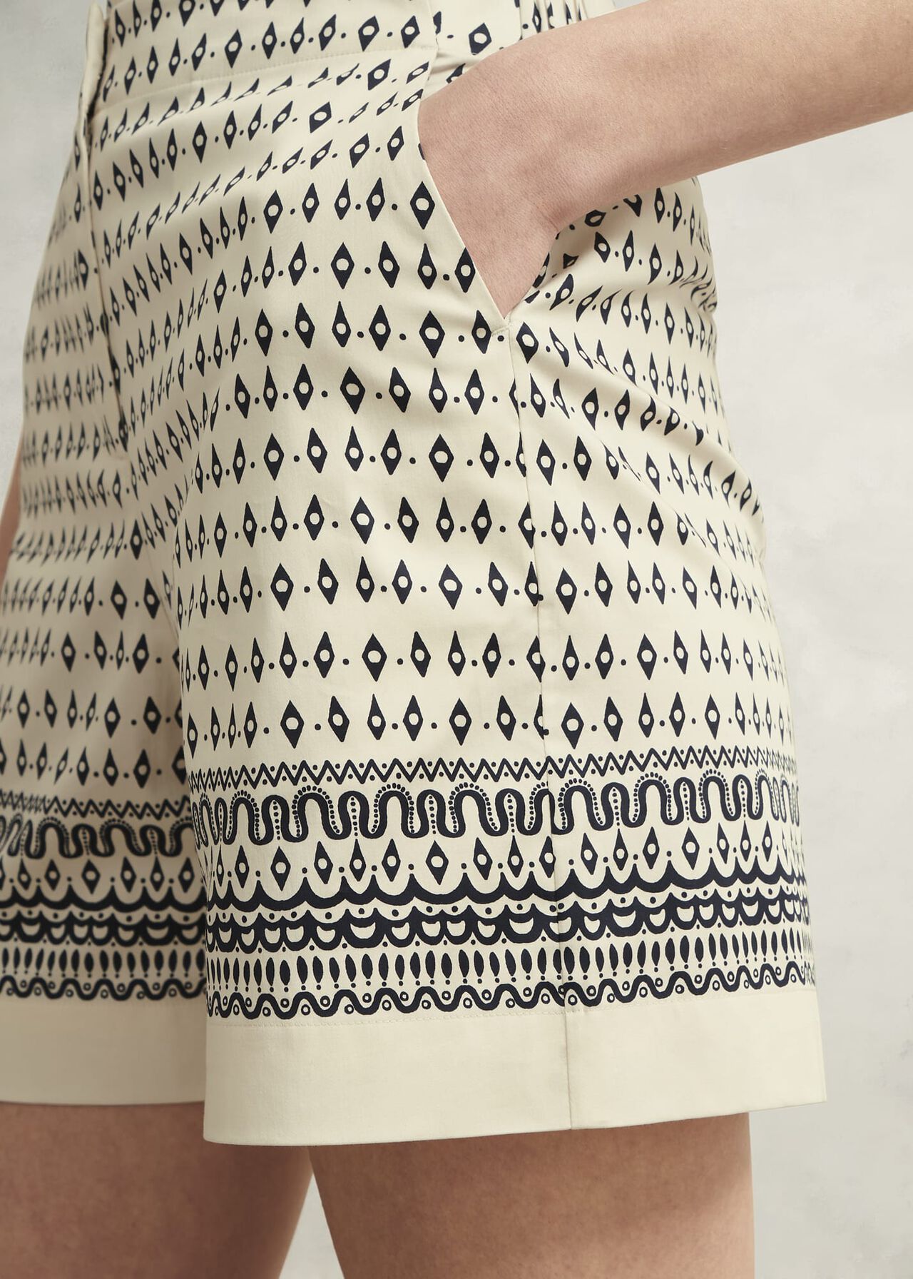 Suri Shorts, Cream Navy, hi-res