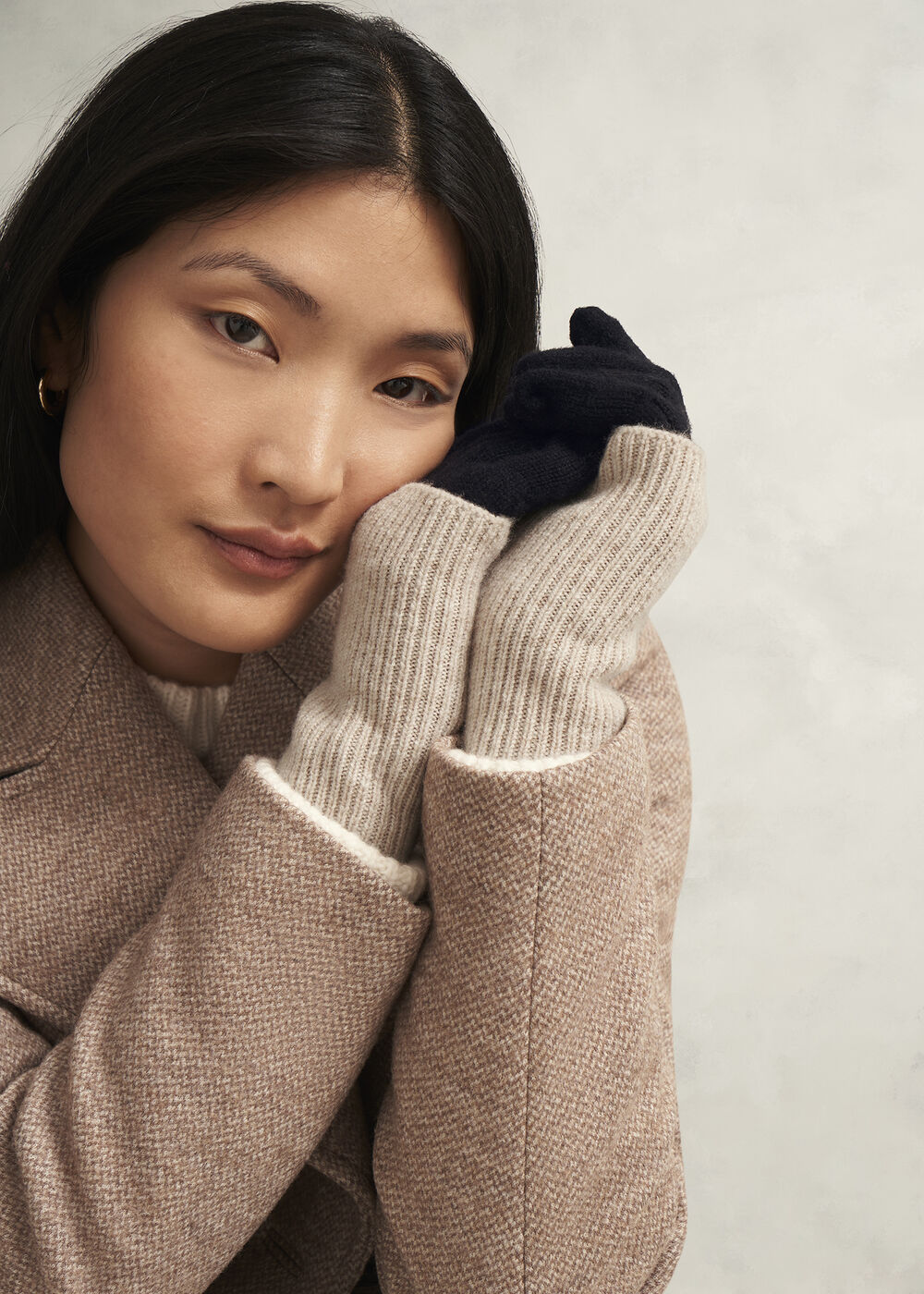 Acacia Wool Knit Gloves, Beige Black, hi-res