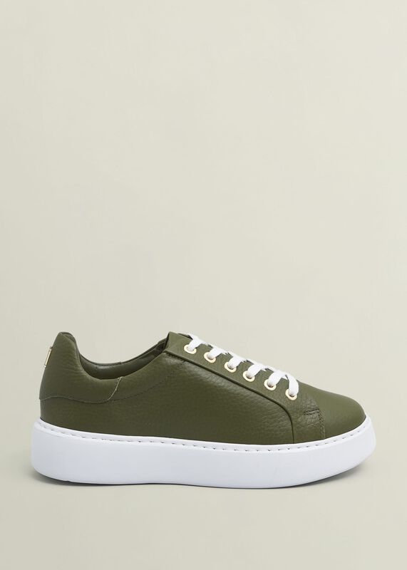 Ada Sneakers