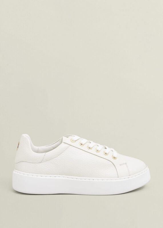 Ada Sneakers